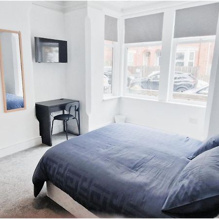 Double Room In Modern House Near ノッティンガム エクステリア 写真